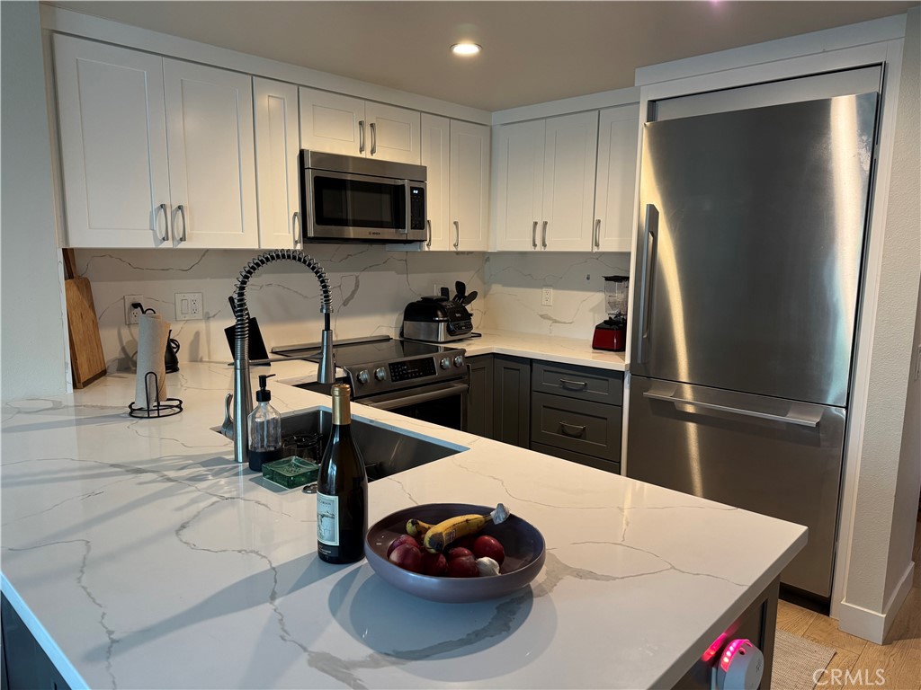 184 Stanford Court 92 Irvine CA, 9261264122580515329122