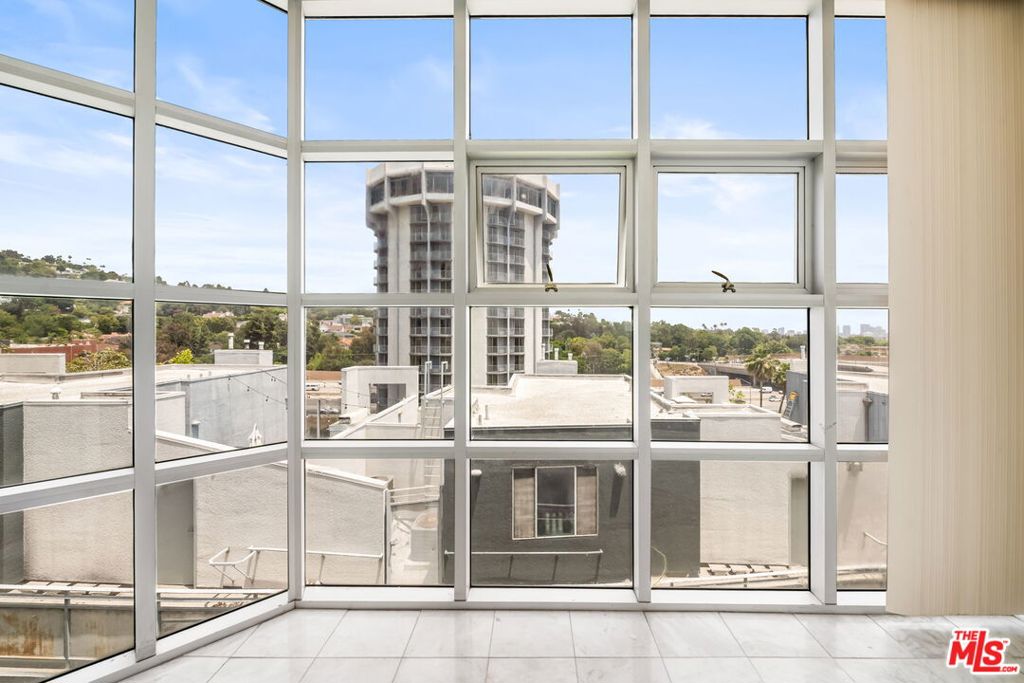 171 N Church Lane 619 Los Angeles CA, 9004964134747345409122