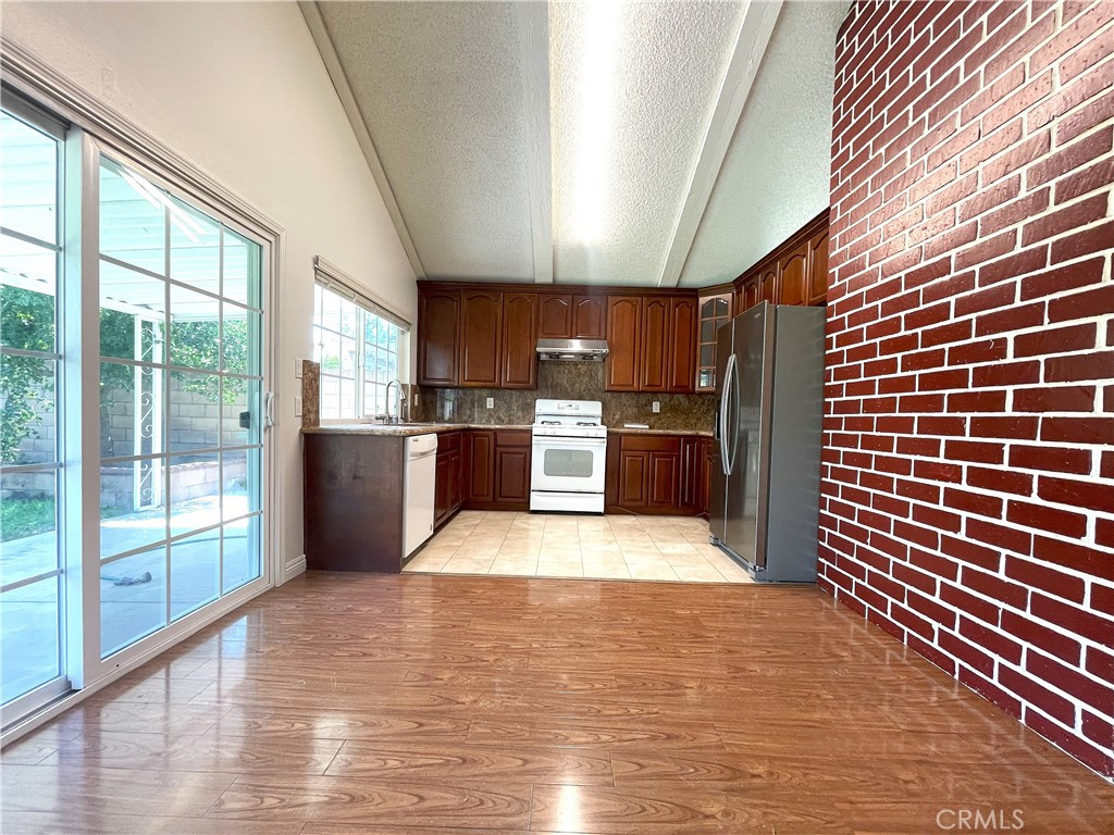 16712 Stowers Avenue Cerritos CA, 9070363626409243139122