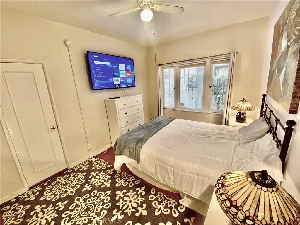 315 S Cloverdale Avenue Los Angeles CA, 9003664112083621891122