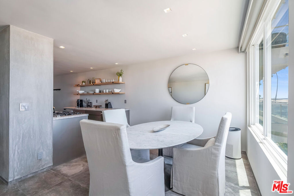 723 Palisades Beach Road 106 Santa Monica CA, 9040264134731372290121