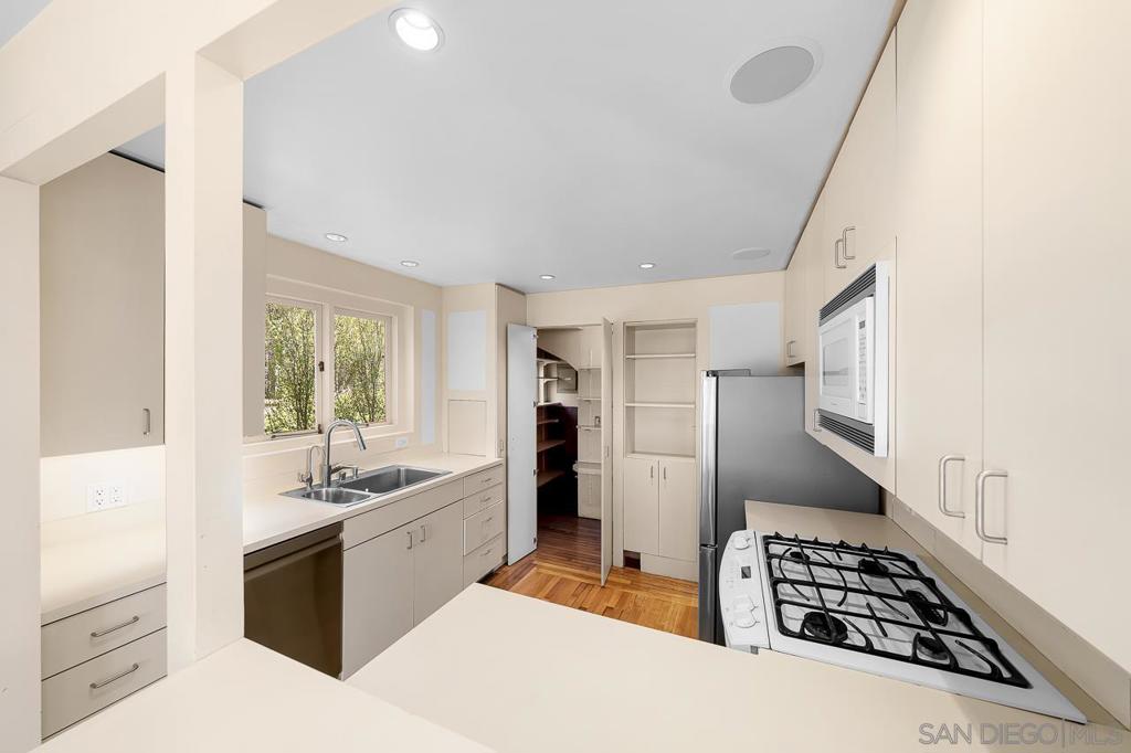 3506 Albatross San Diego CA, 9210363867654096131122