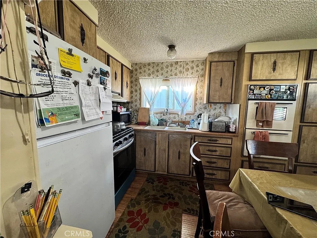 1850 W Orangethorpe SPC44 Fullerton CA, 9283364101487613569122