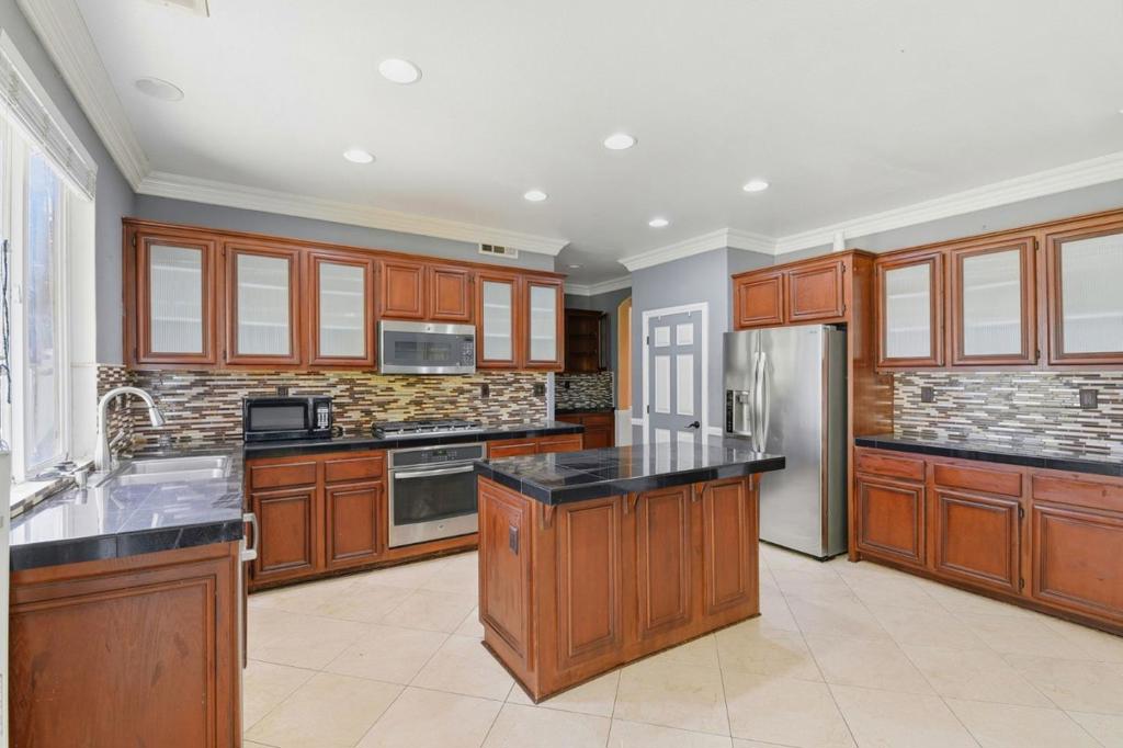 26536 Brant Way Canyon Country CA, 9138764100314239107122