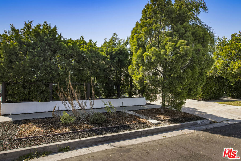 1525 Carmona Avenue, Los Angeles CA, 9001964096778753153122