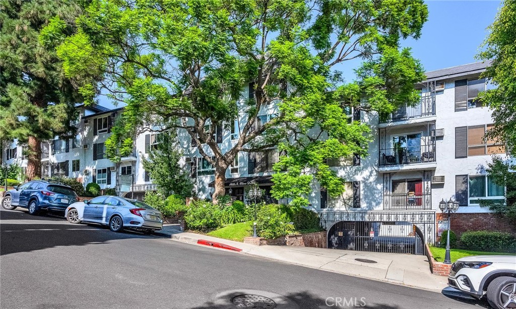 1222 N Olive Drive 213 West Hollywood CA, 9006964118962395395120