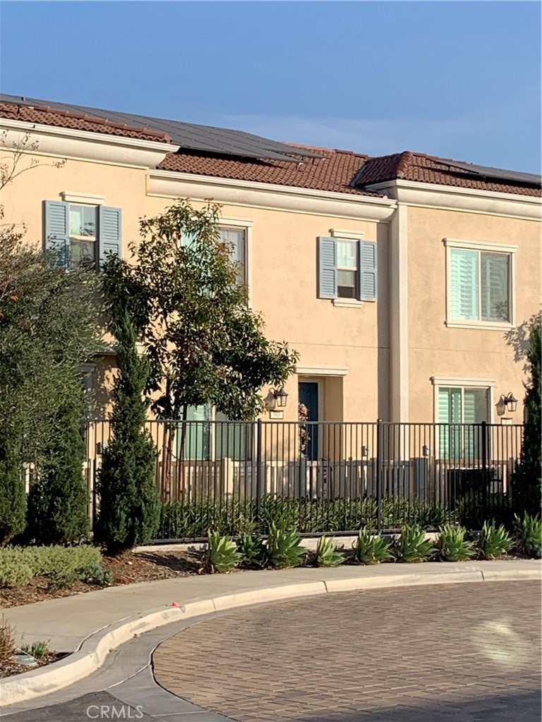 985 W Clover Avenue Rialto CA, 9237664109264139777120