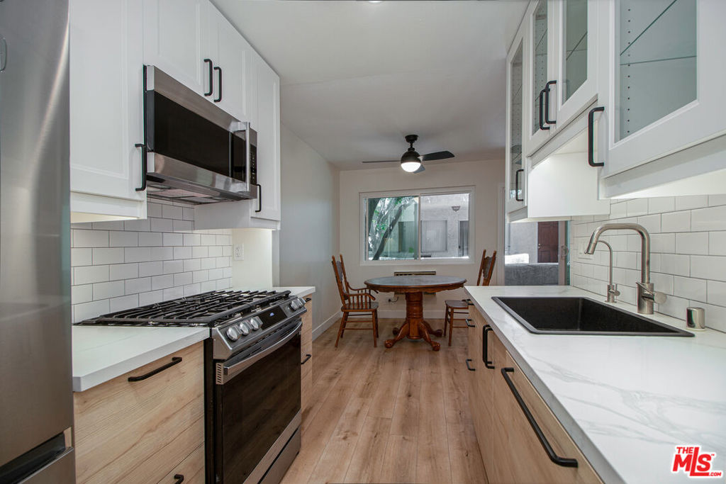 3637 Glendon Avenue 104 Los Angeles CA, 9003464099556050947122