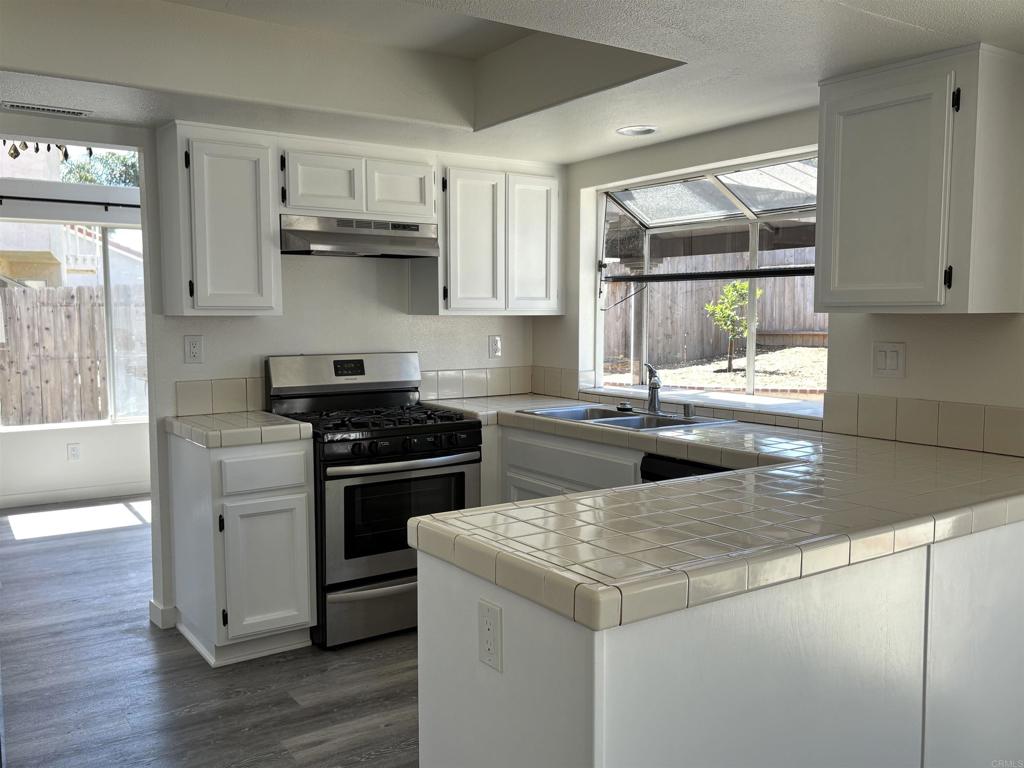 735 Rivertree Drive Oceanside CA, 9205863711279438979122