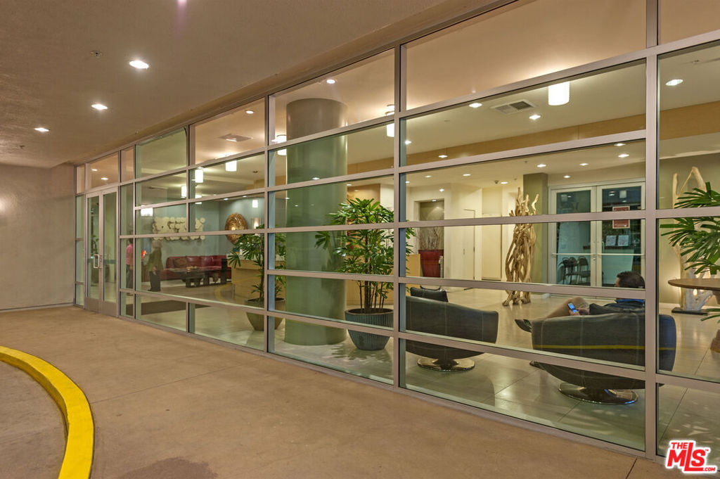 267 S San Pedro Street 218 Los Angeles CA, 9001264111515422081120