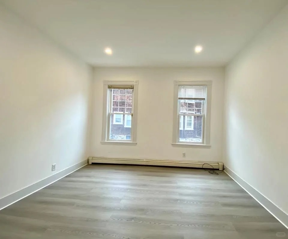 Waltham Super New Room Available Immediately63689340425475124