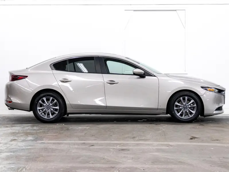 2022 Mazda Mazda364276910647939121