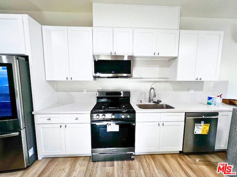 4000 1/2 Goodwin Avenue Los Angeles CA, 9003963866480114947120