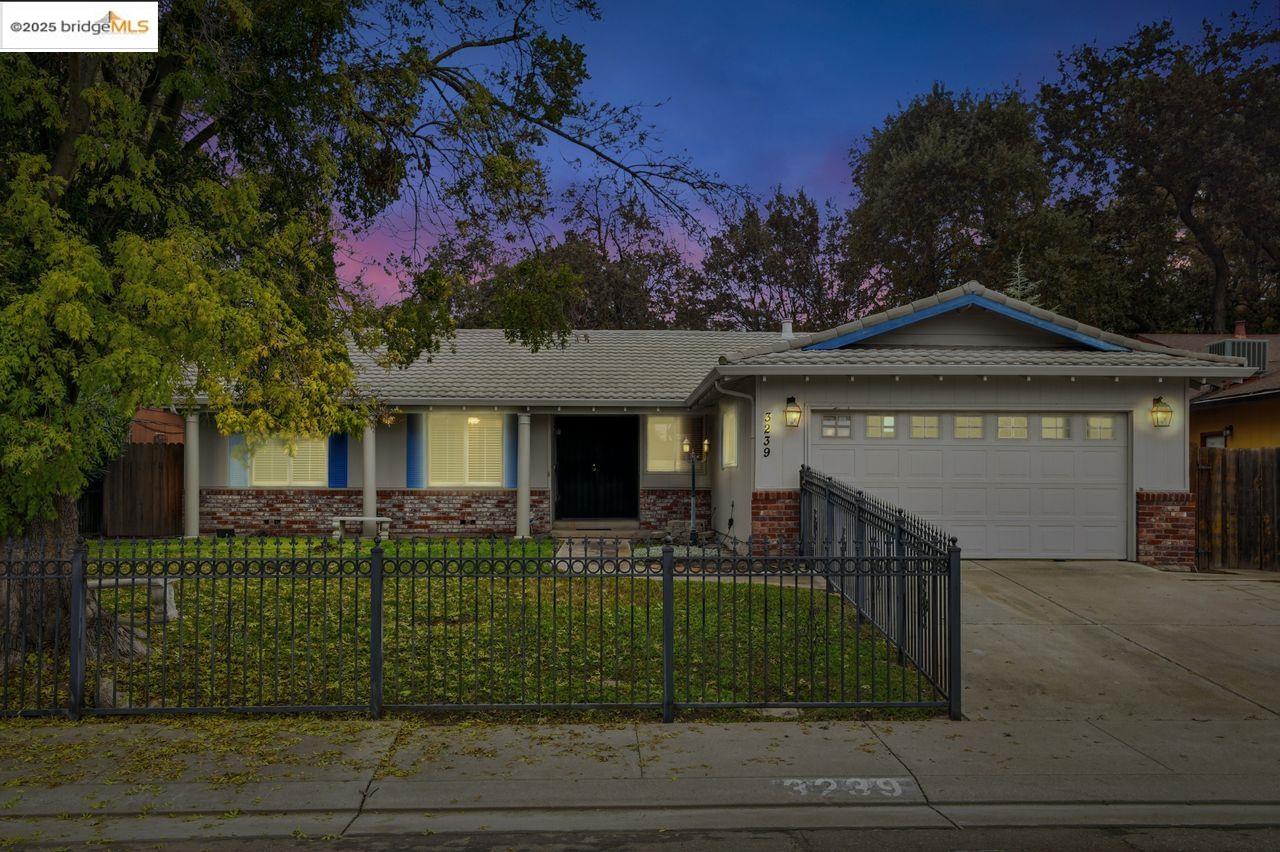 3239 Creek, Stockton, CA 95209