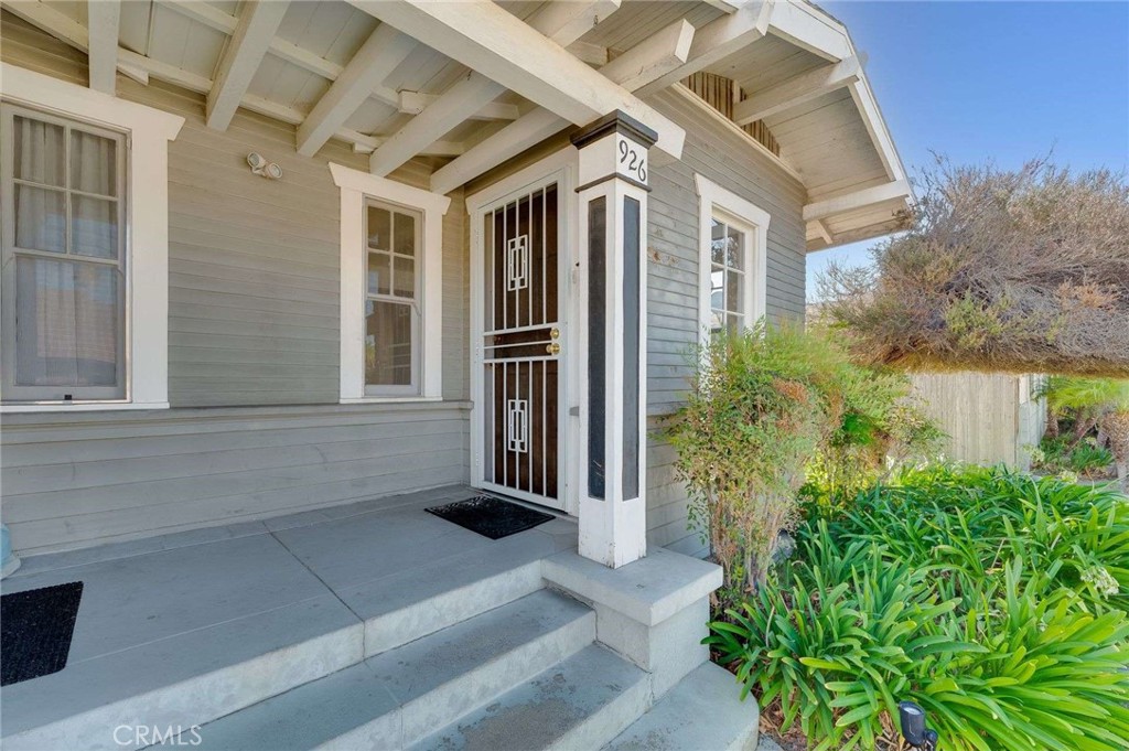 $2,695/month 926 Newport Avenue 1 Long Beach CA, 9080464098608155138120