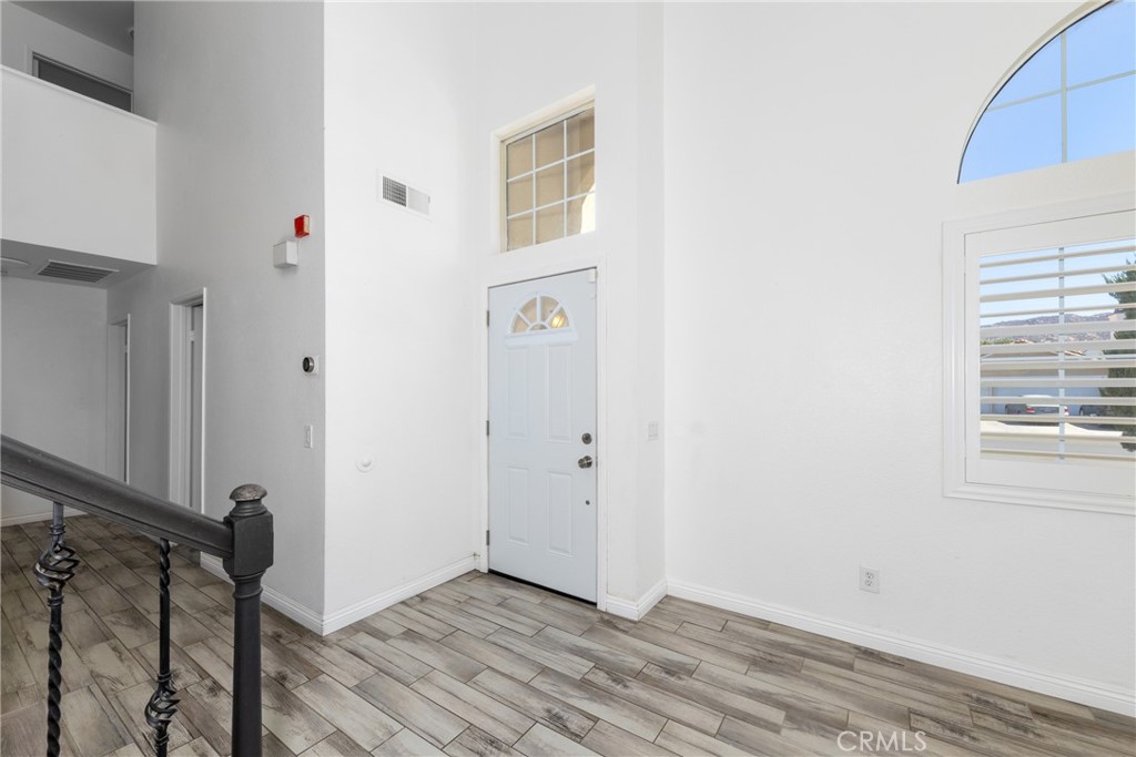 $2,950/mes 15645 Isleta Moreno Valley CA, 9255164064675602690122