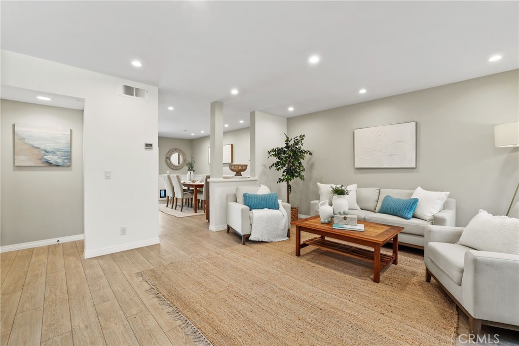 329 Regatta Way Seal Beach CA, 9074064091440724994121