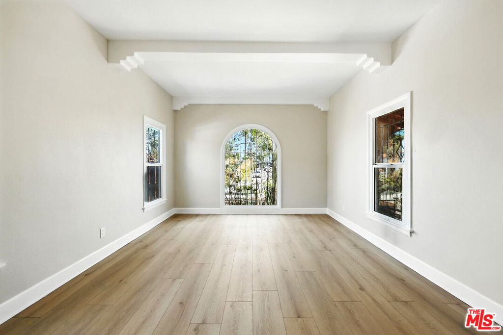 8853 S Halldale Avenue Los Angeles CA, 9004763711793646979121