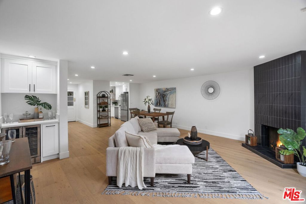 1807 10th Street 3, Santa Monica CA, 9040464066373935619122
