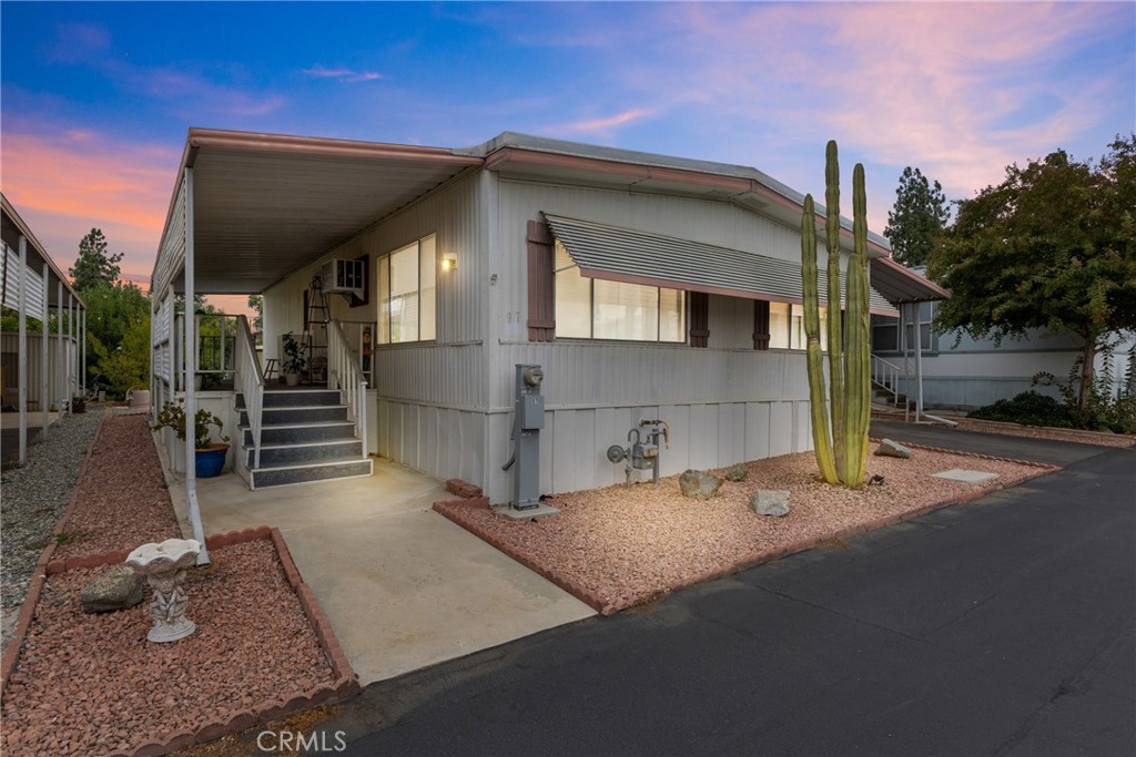725 W Thornton Avenue 97, Hemet CA, 9254364066218478339122