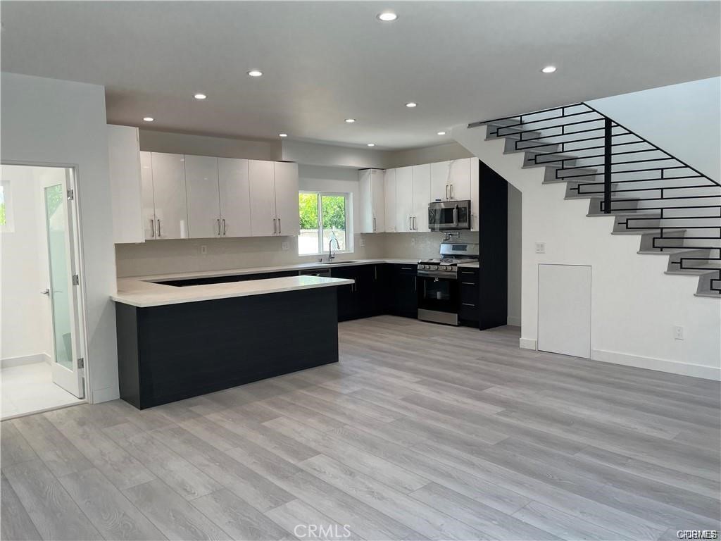 $3,300/mes 18403 Devonshire Street Northridge CA, 9132564064480855042121
