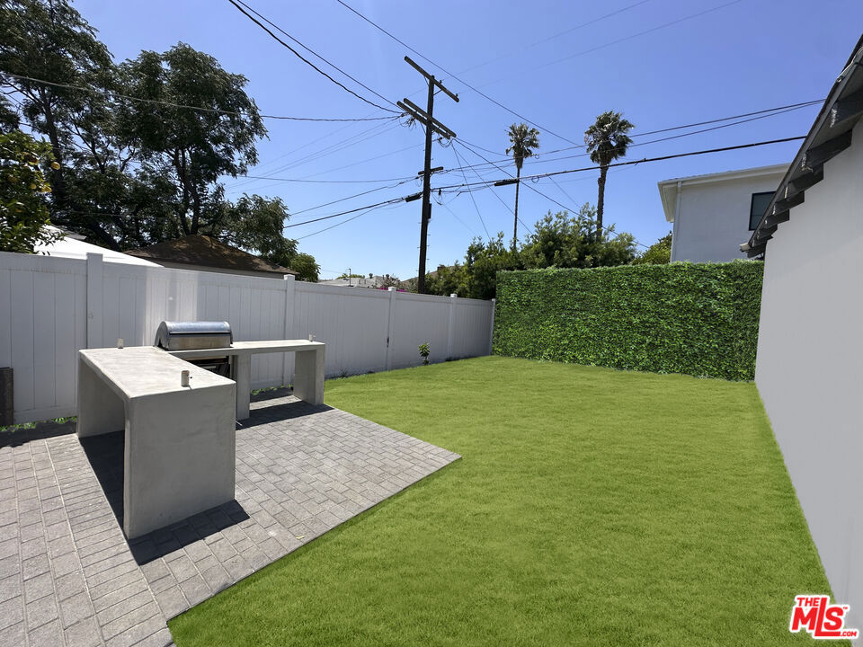 1901 S Point View Street, Los Angeles CA, 9003464122145431042121