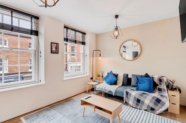 Flat 7 Nadler Studios64195339903233126