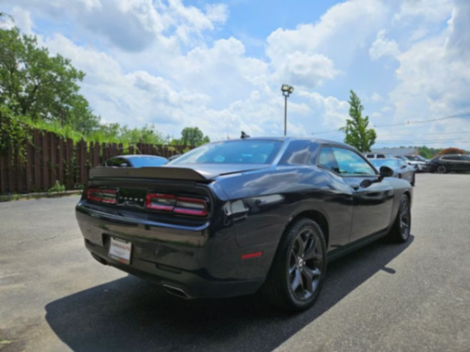 2017 Dodge Challenger SXT Plus Coupé 2D de segunda mano63270962240257122