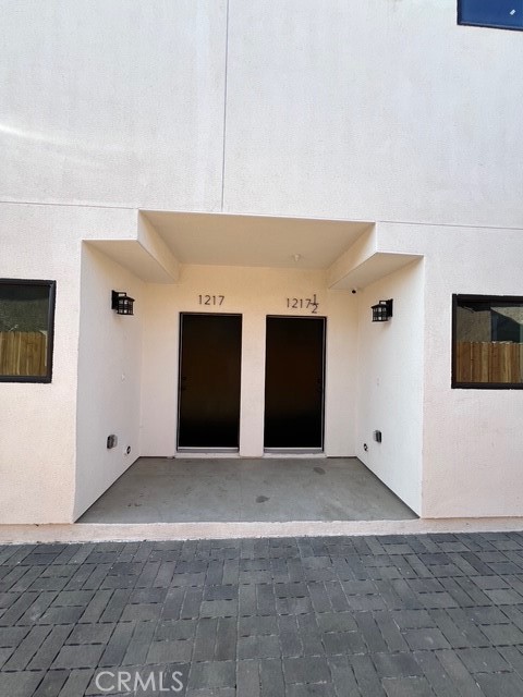 1217 E 22nd St Street Los Angeles CA, 9001164139975270275120