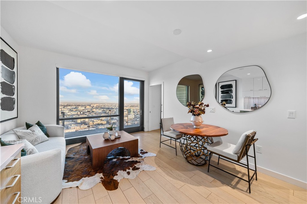 400 S Broadway 3109 Los Angeles CA, 9001364111631303809122