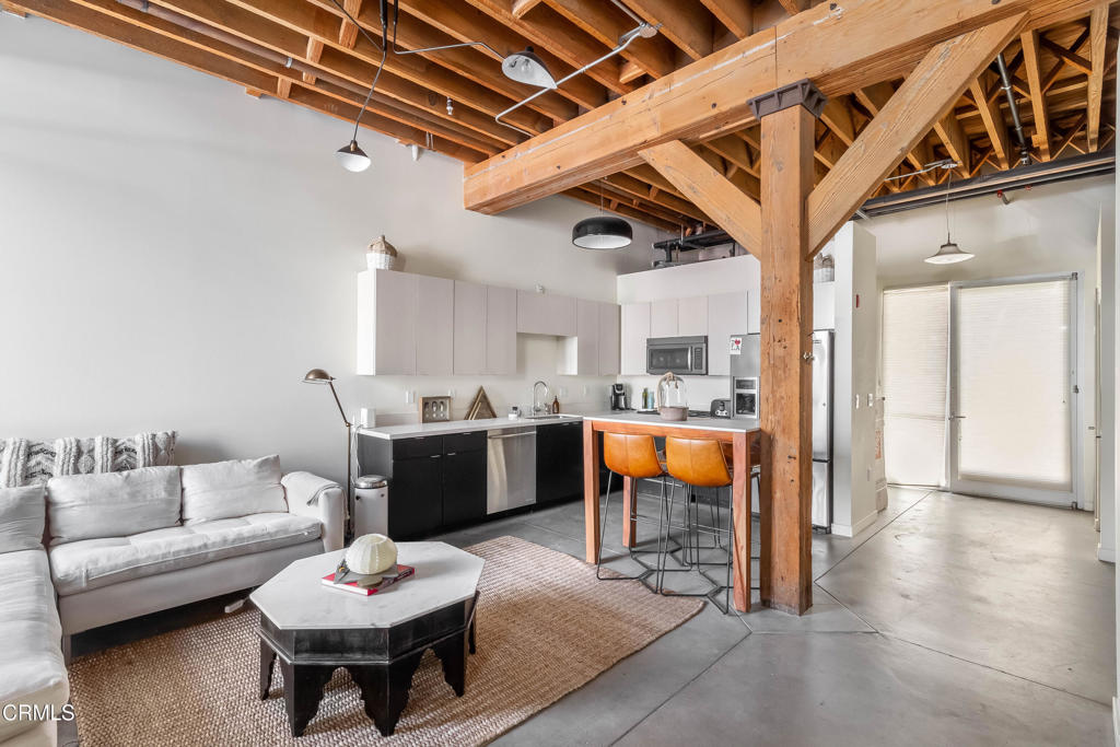 527 Molino Street 108 Los Angeles CA, 9001364112753596673122