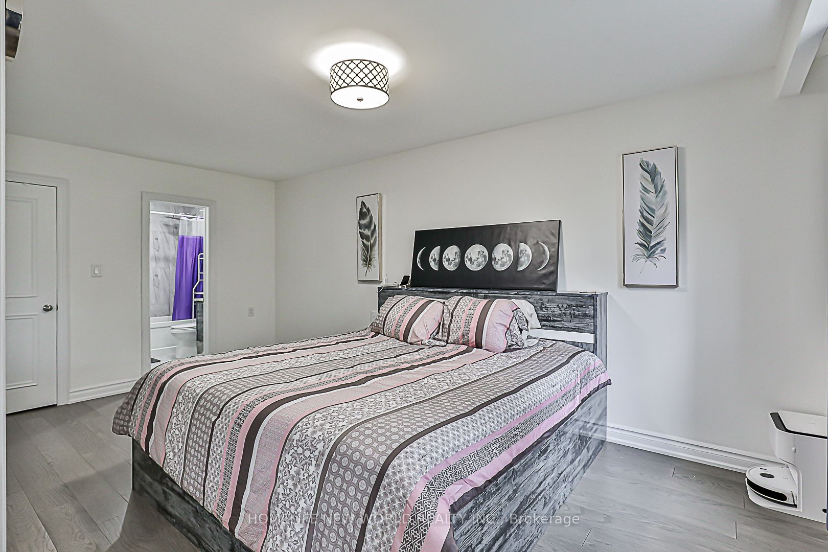 One-bedroom with private bathroom in Scarborough, Toronto, available for home stay or rental63853607874179120