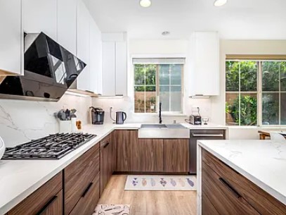 127 Bright Poppy Irvine CA, 9261864089767542659120