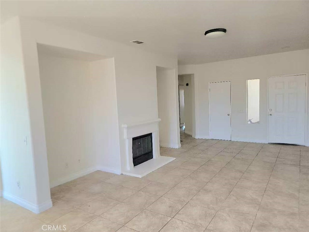 2351 E Devonshire Avenue, Hemet CA, 9254463588569223171121