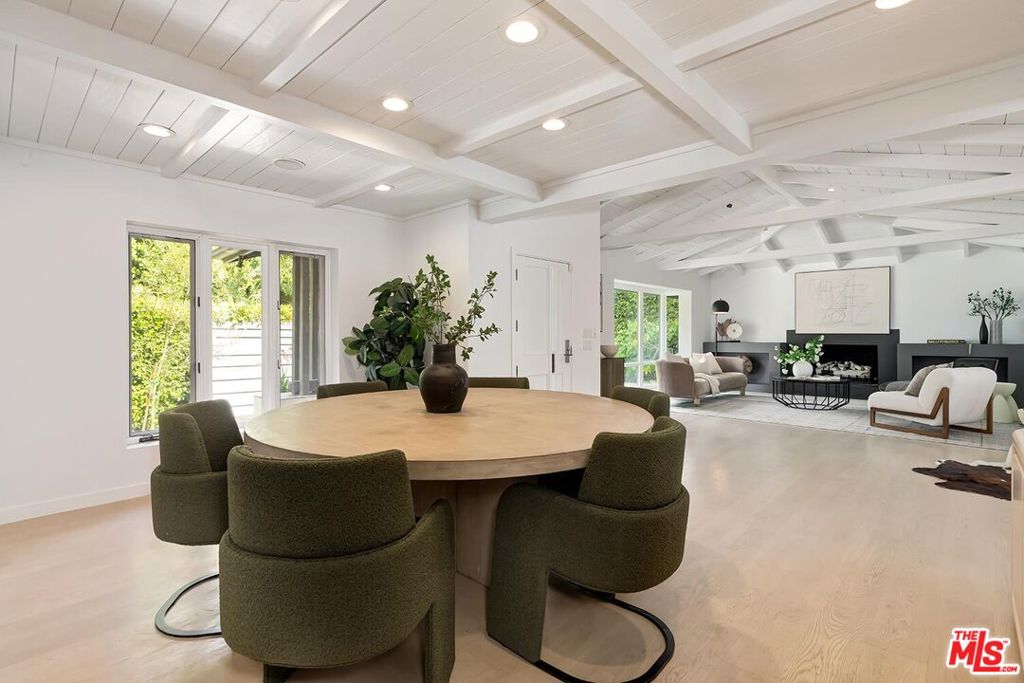 1847 N Beverly Drive, Beverly Hills CA, 9021064096795380611121