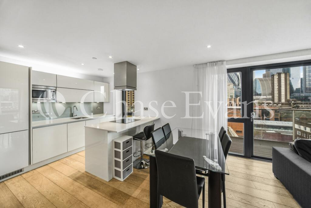 Commercial Street, Aldgate, London, E163007372528899122