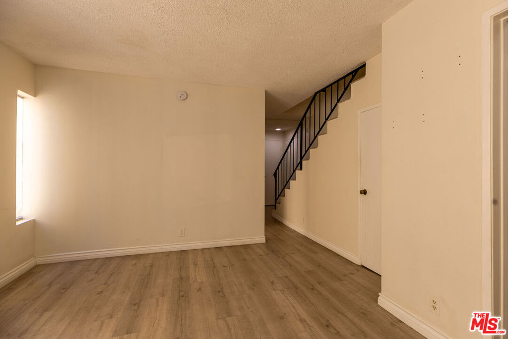 1418 S BENTLEY Avenue 203 Los Angeles CA, 9002564108382955523120