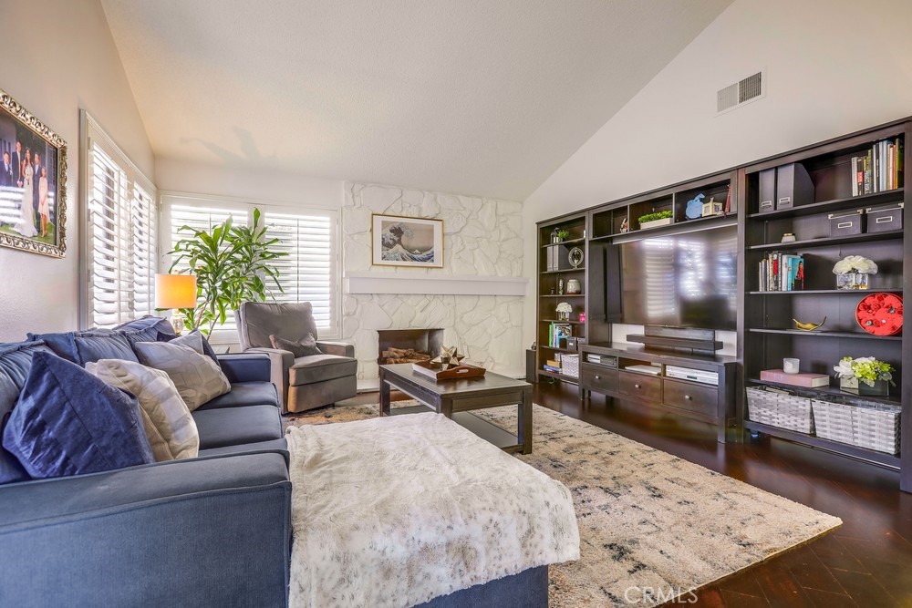 1903 E Fruit Street, Santa Ana CA, 9270163656730622083122