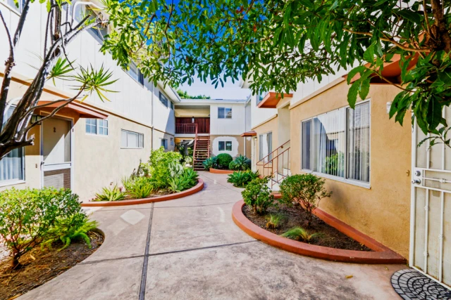 2921 Arizona Apartments63459853887361122
