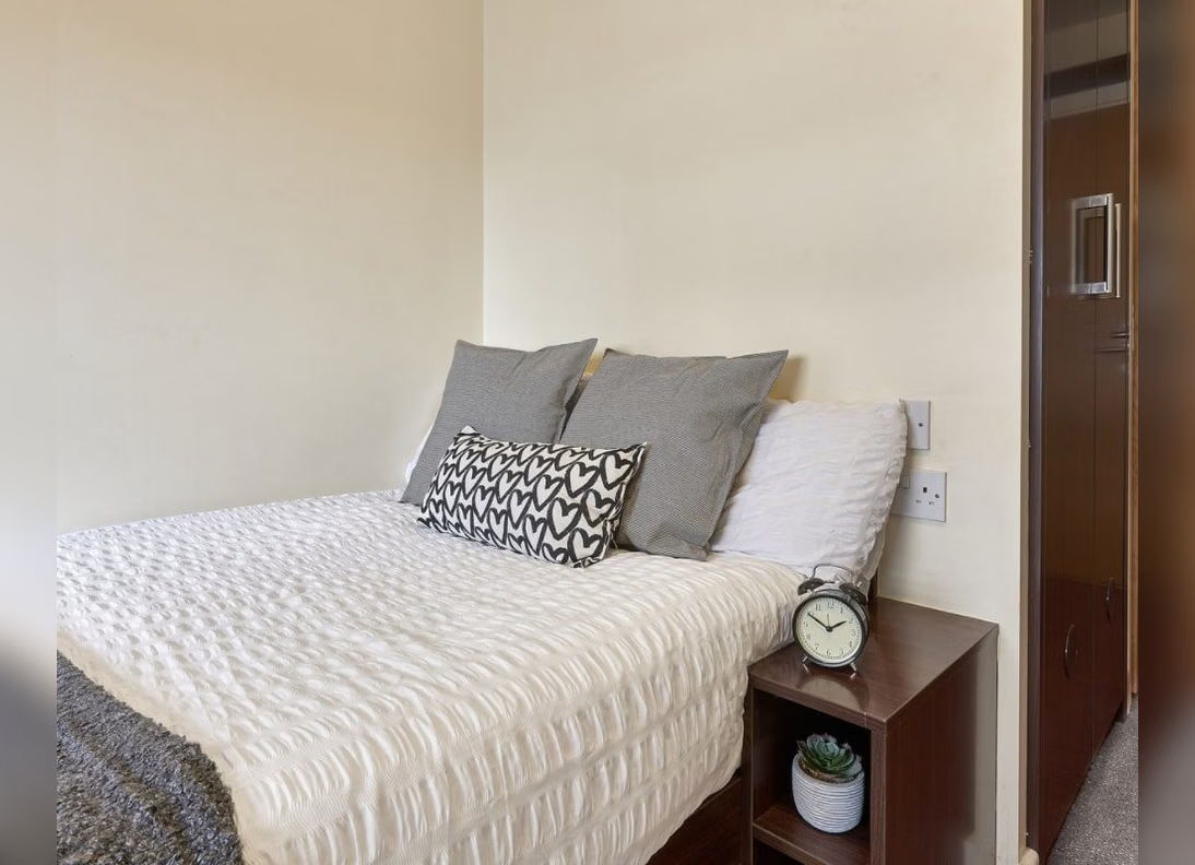 Heantun Point, Wolverhampton Classic En-suite64287765986561122