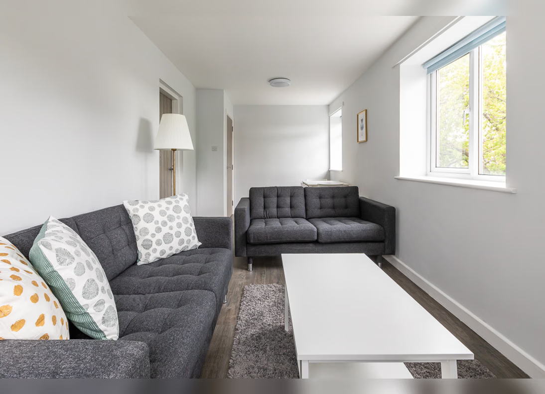 Hyde Park, Leeds Three Bed Flat