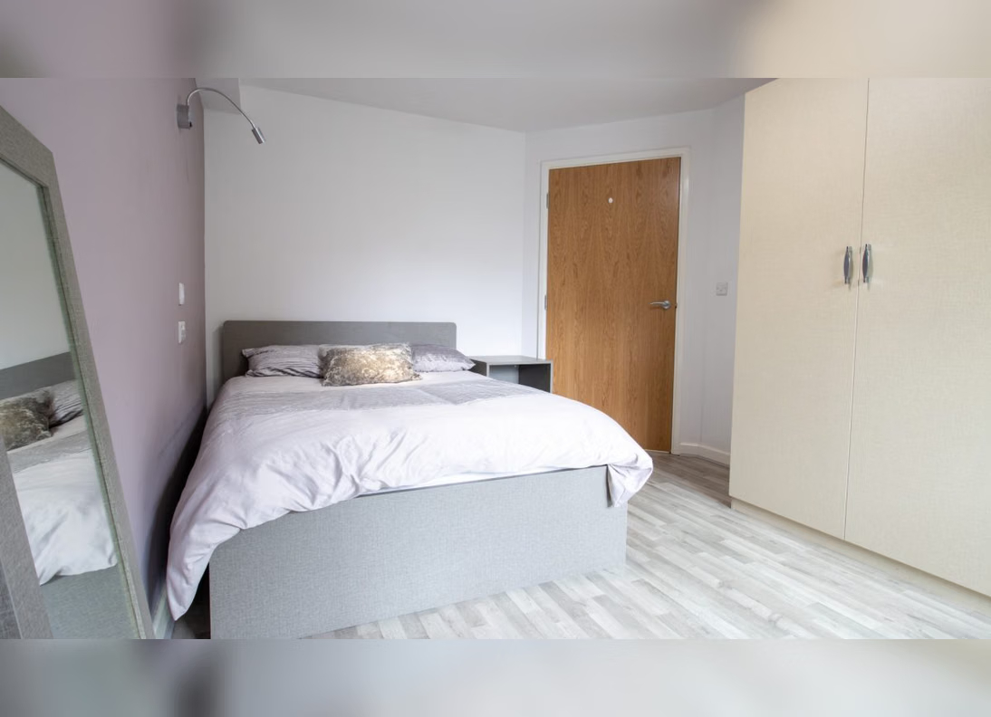 Trinity Hall, Leeds64288949399937123