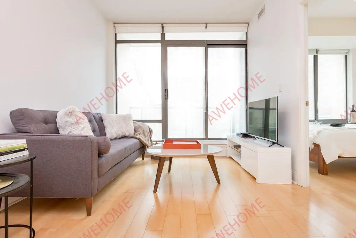 Downtown Hotel Style Yorkville 1 Bedroom with Den63753791989379121