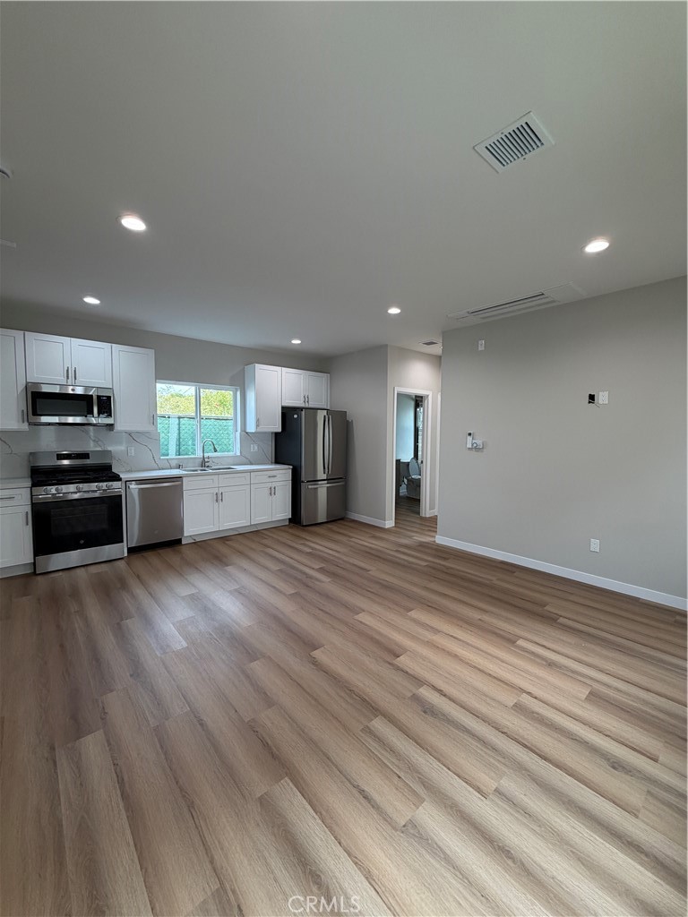$3,250/month 7330 Riverton 3/4 Sun Valley CA, 9135264076362722434120
