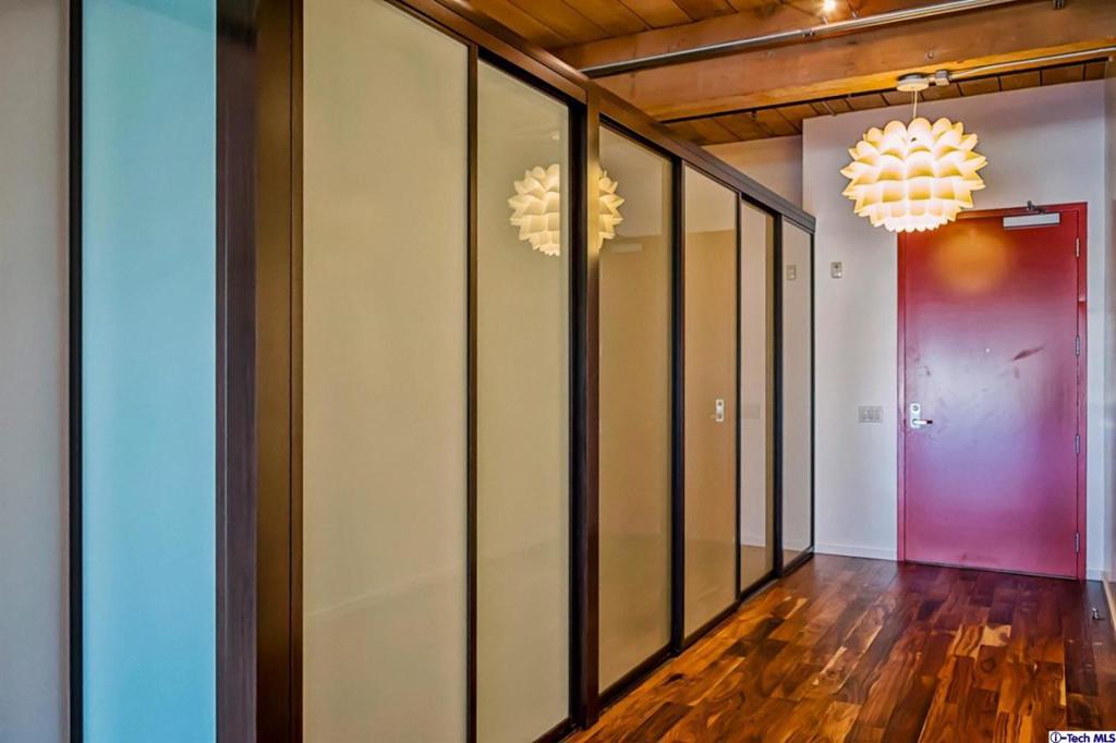 530 S Hewitt Street 322 Los Angeles CA, 9001364130167519233122