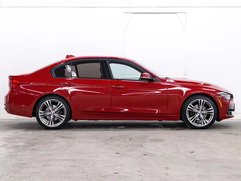 2017 BMW 3 Series63868561532161122