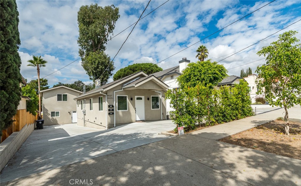 $2,200/mes 4627 La Crescenta Avenue La Crescenta CA, 9121464064862556673121