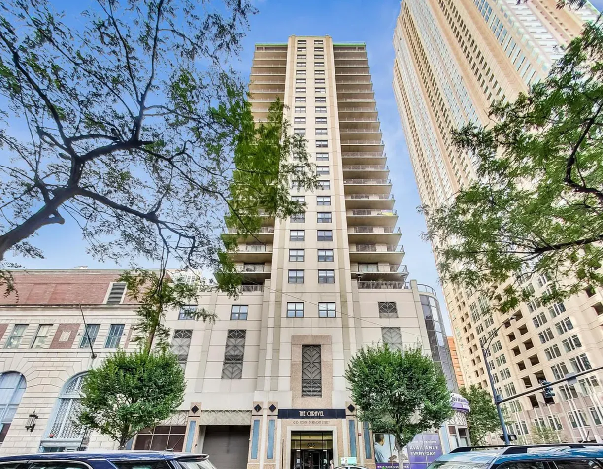 635 N Dearborn Street, 2003