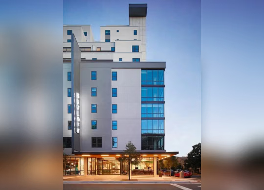 Skyloft, Austin Room in 3 Bedroom 2 Bathroom | Nutty Brown E64240946493826124