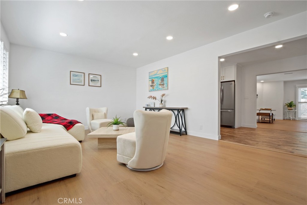 2690 Senasac Avenue, Long Beach CA, 9081563637862488321121